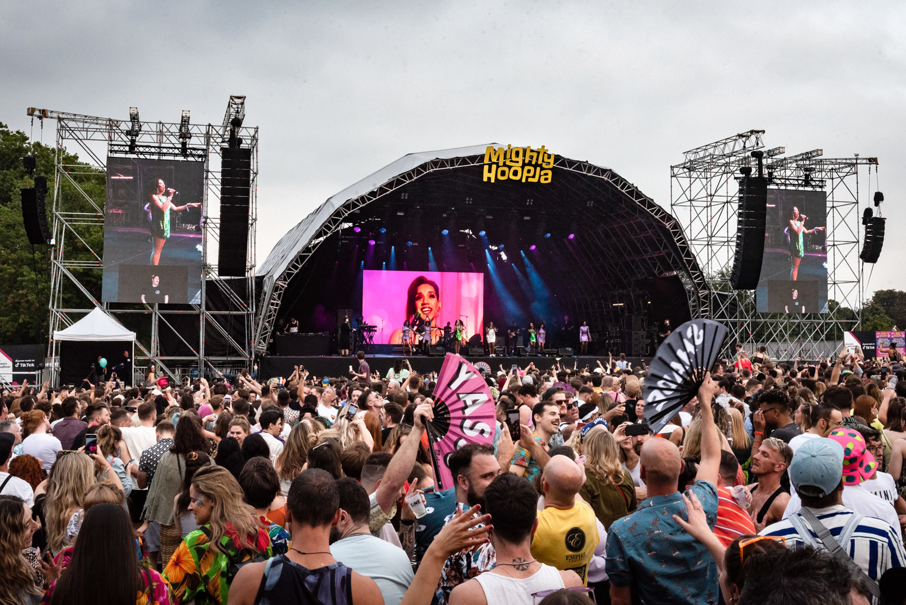 1635228300758124.jpg mla-comes-alive-for-idles-loud-lunchtime-headline-spot-at-brockwell-park-1.jpg