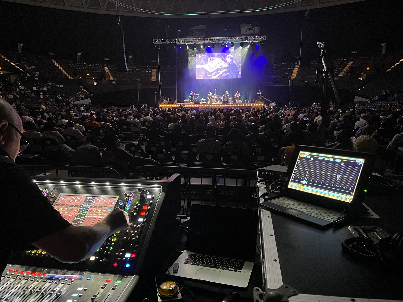 soundworks-double-up-on-martin-audio-wavefront-precision-as-bad-weather-drives-norfolk-jazz-festival-indoors-1.jpg